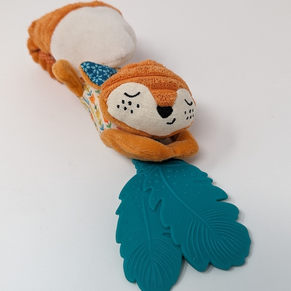 Infantino Go Gaga Jittery Fox Vibrating Rattle Baby Plush Toy
